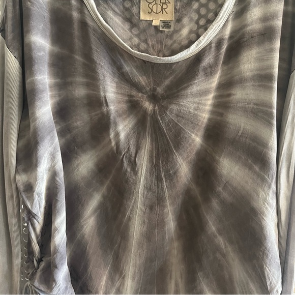 Chaser Scoop Neck Long Sleeve Tie Dye Oversized Top Size Medium Grey and White - Picture 7 of 10
